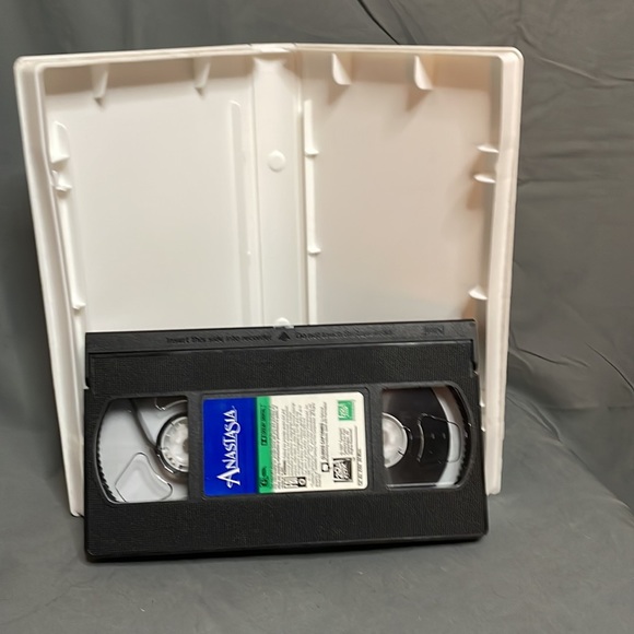 Anastasia VHS Tape - Picture 3 of 3